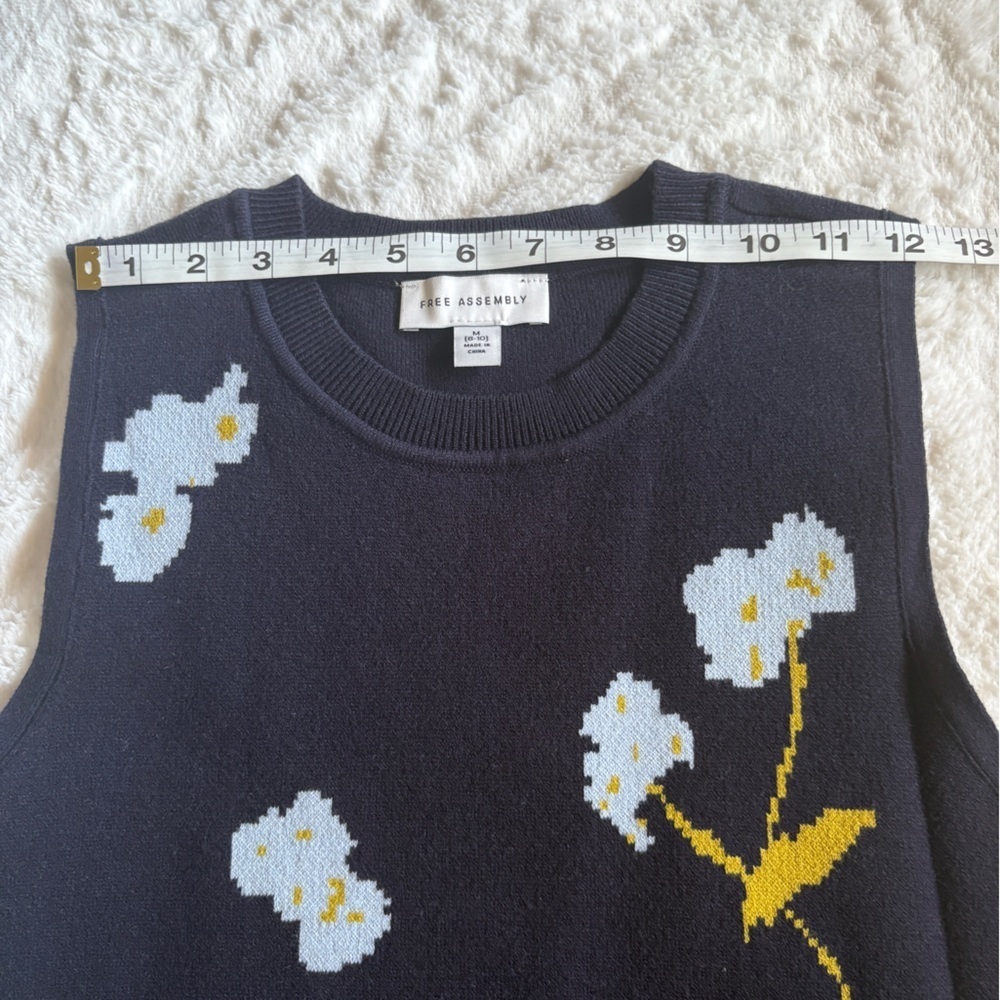 Floral Sleeveless Midi Dress - Navy and White - Picture 8 of 9